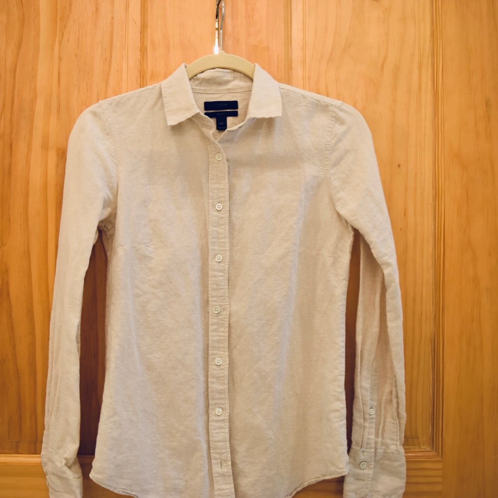 Woman’s J. Crew perfect button down Linen top